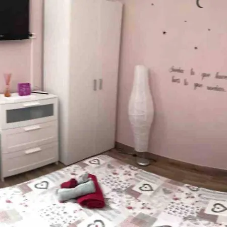 Modern In Shared Pool 65 M² * طوستا ديل سيلونثيو